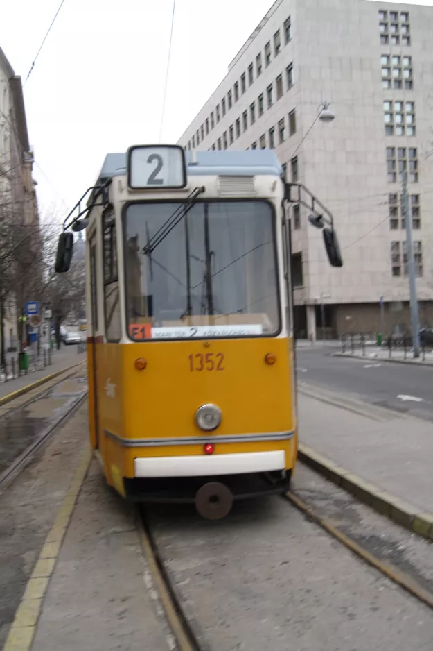 Budapest tram line 2 with articulated tram 1352 at Jászai Mari tér (2013)