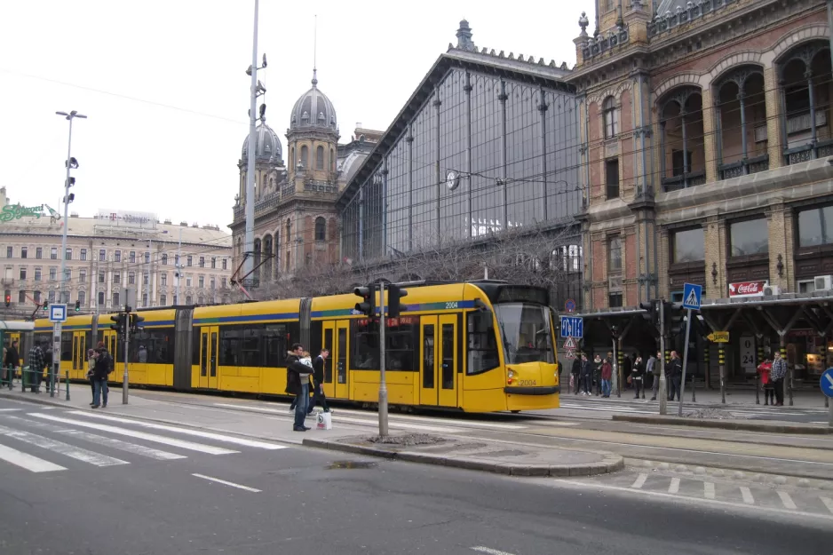 Budapest tram line 4 with low-floor articulated tram 2004 at Nyugati pályaudvar M (2013)
