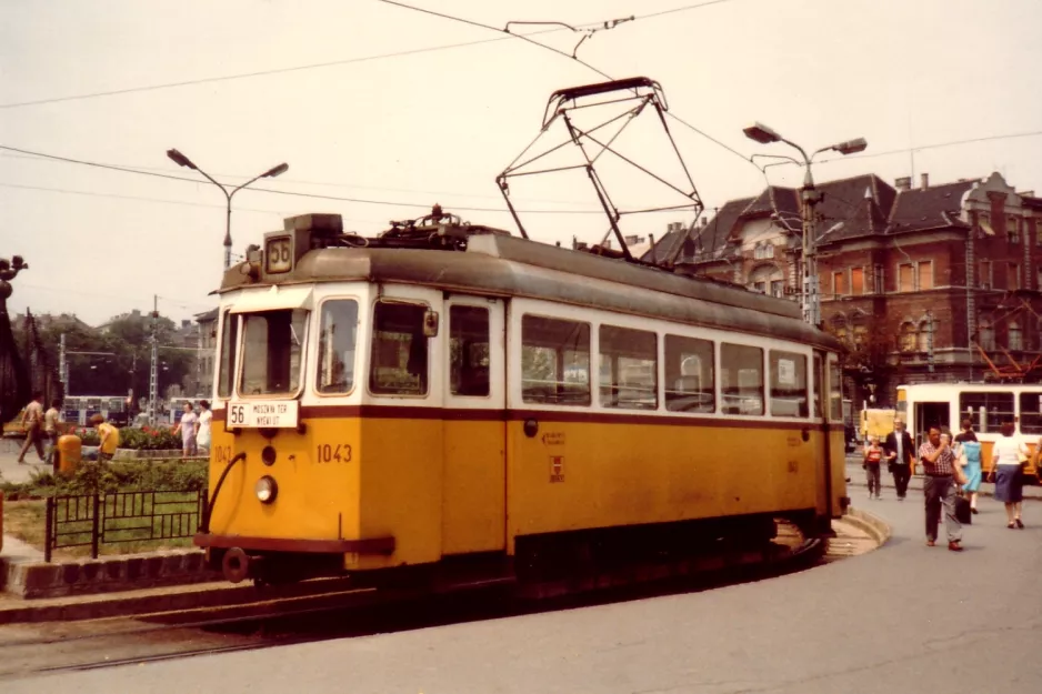 Budapest tram line 56 with railcar 1043 at Széll Kálmán tér (1983)