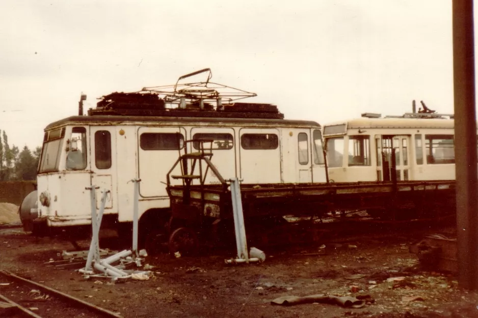 Charleroi service vehicle 21000 at the depot Jumet (1981)