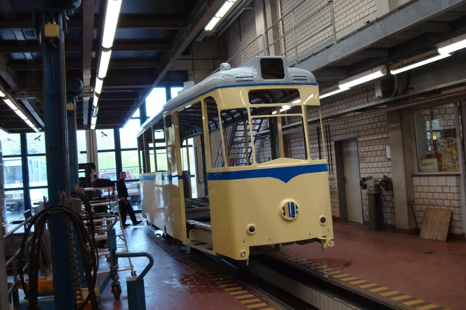 Chemnitz railcar 813 inside Depot Zoitzbergstr. (2014)