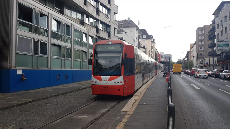 Cologne tram line 7 with low-floor articulated tram 4520 at Moltkestraße (2018)
