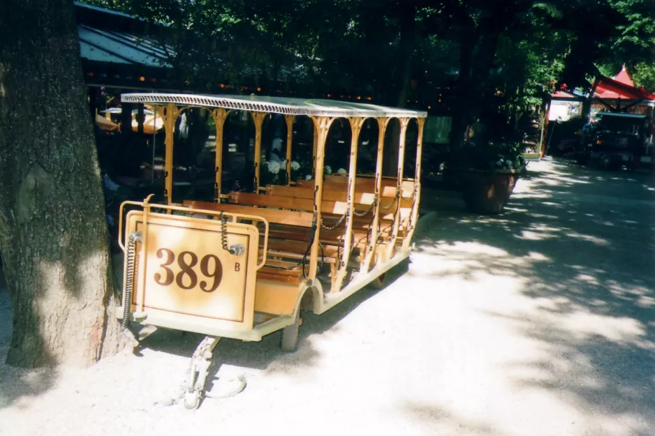 Copenhagen Tivoli with open model sidecar 389 at Linie 8 (2007)