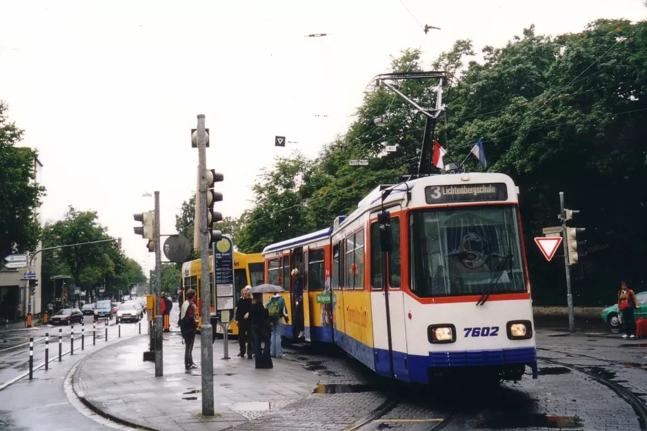 Darmstadt tram line 3 with articulated tram 7602 at Willy-Brandt-Platz (2003)