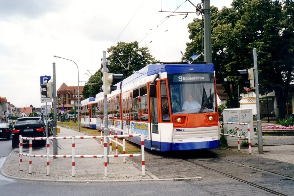 Darmstadt tram line 9 with low-floor articulated tram 9867 on Wilhelm-Leusschner Straße (2003)