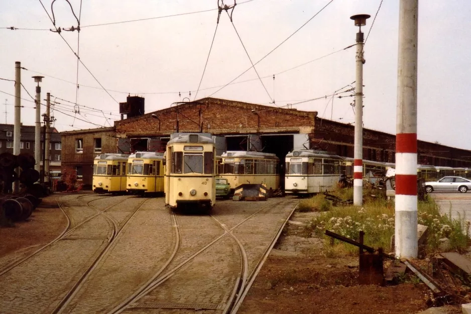 Dessau railcar 35 in front of Heidestr. (1990)