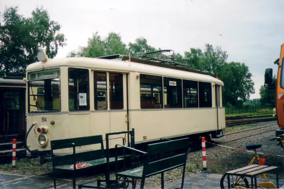 Dortmund railcar 194 in front of Bahnhof Mooskamp (2007)