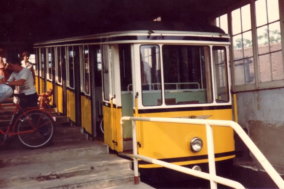 Dresden funicular Standseilbahn at Bergbahnstraße (1983)