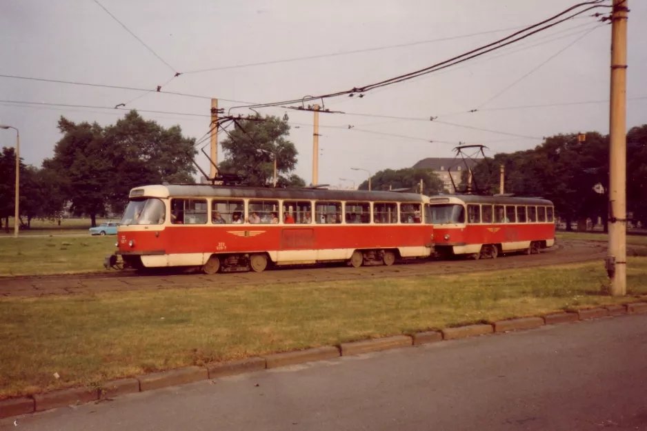 Dresden tram line 11 with railcar 222 828-7 on Waisenhausstraße (1983)