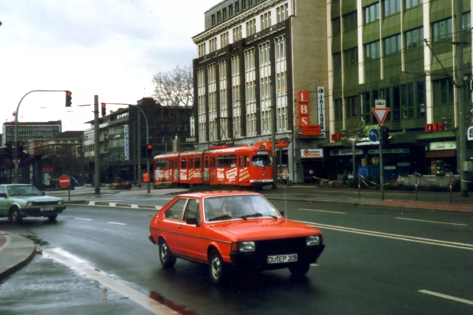 Duisburg tram line 909 with articulated tram 1049 near Hauptbahnhof (1988)