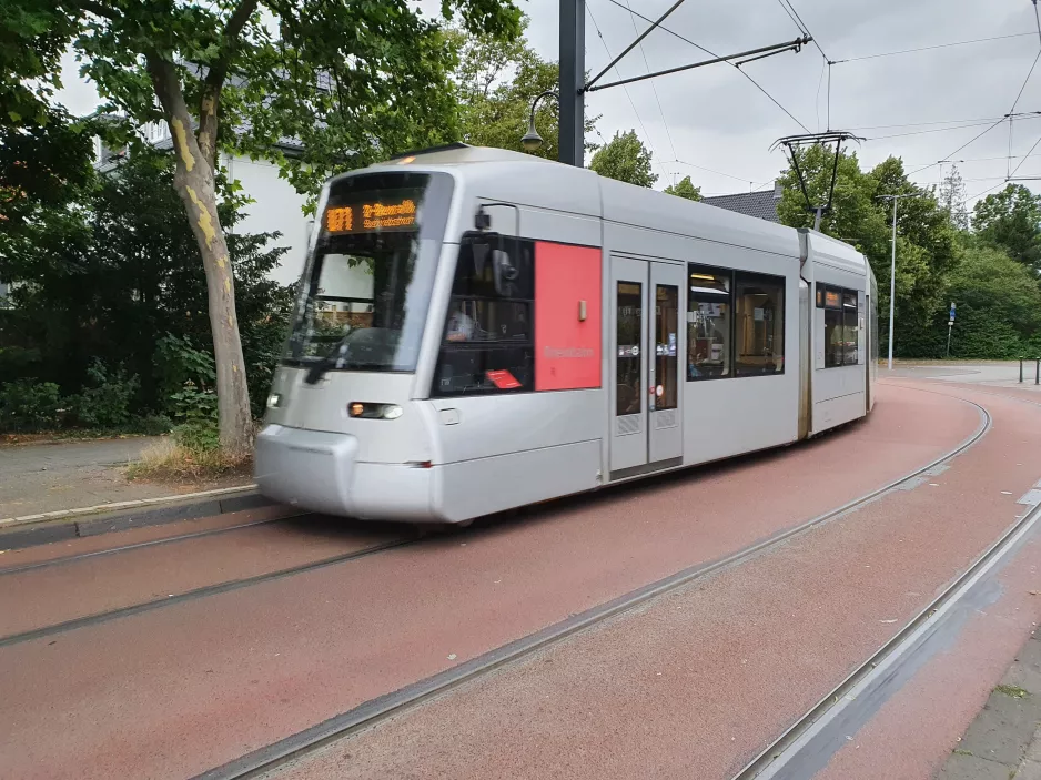 Düsseldorf regional line U71 with low-floor articulated tram 3345 near Benrath S (2020)