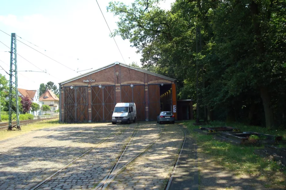 Frankfurt am Main in front of the depot Halle Ost (2010)