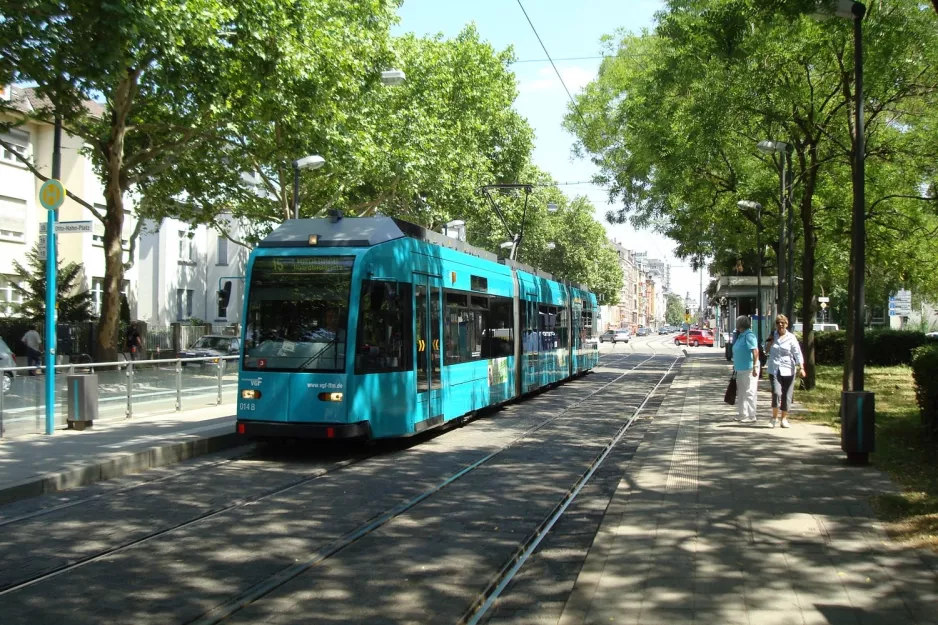Frankfurt am Main tram line 15 with low-floor articulated tram 014 at Otto-Hahm-Platz (2010)