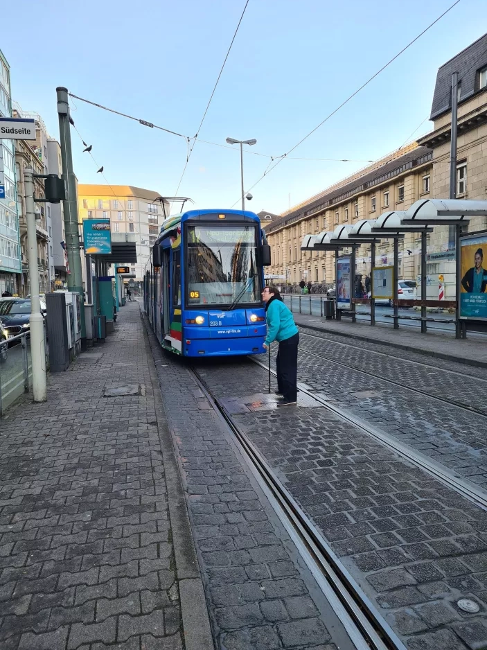 Frankfurt am Main tram line 17 with low-floor articulated tram 203 on Haupbahnhof Südseite (2022)