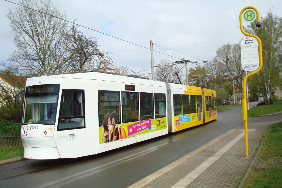 Gera extra line 2 with low-floor articulated tram 206 "Auguste Zabel" at Bahnhof Zwötzen (2014)