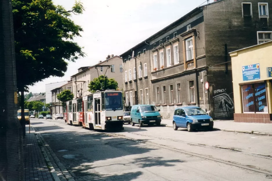 Gorzów Wielkopolski tram line 1 with railcar 119 on Generała Wladysława Siko (2004)