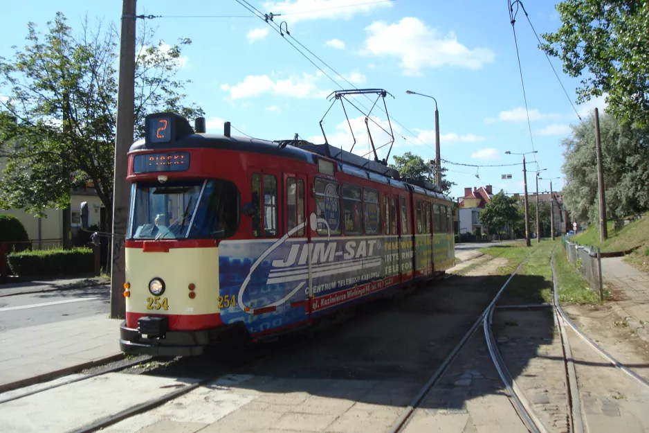 Gorzów Wielkopolski tram line 2 with articulated tram 254 at Piaski (2015)