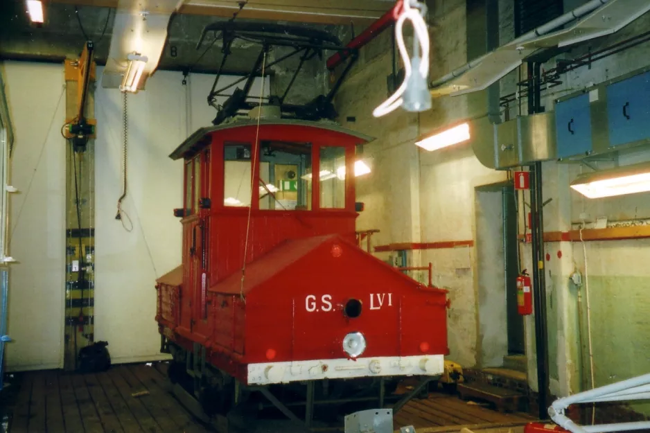 Gothenburg motor freight car GS LVI inside the depot Gårdahallen (2005)