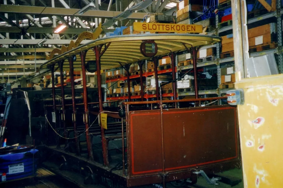 Gothenburg open horse-drawn tram inside Gårdahallen (2005)