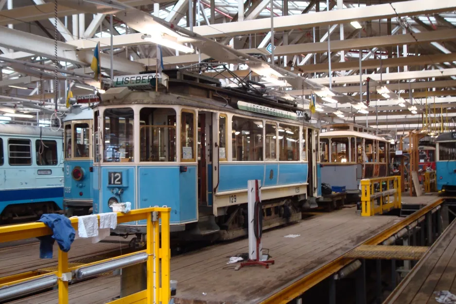 Gothenburg railcar 129 inside Gårdahallen (2012)