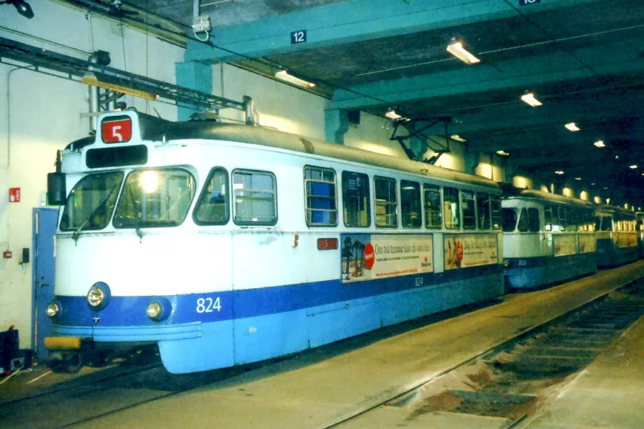 Gothenburg railcar 824 "Ulrika Knape" inside Rantorget (2005)