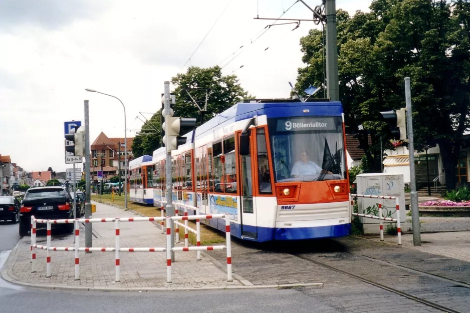 Griesheim tram line 9 with low-floor articulated tram 9867 near Kantstr. (2003)