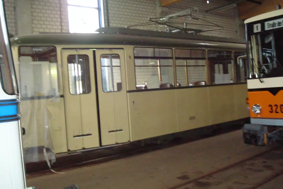 Hagen railcar 327 inside Depot Zoitzbergstr. (2014)