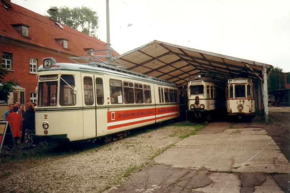 Hannover articulated tram 2 in front of the depot Hannoversches Straßenbahn-Museum (2000)