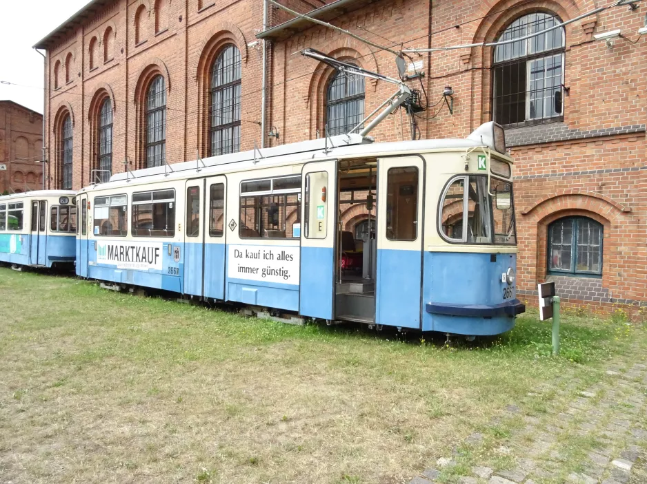 Hannover railcar 2667 in front of Straßenbahn-Museum (2020)