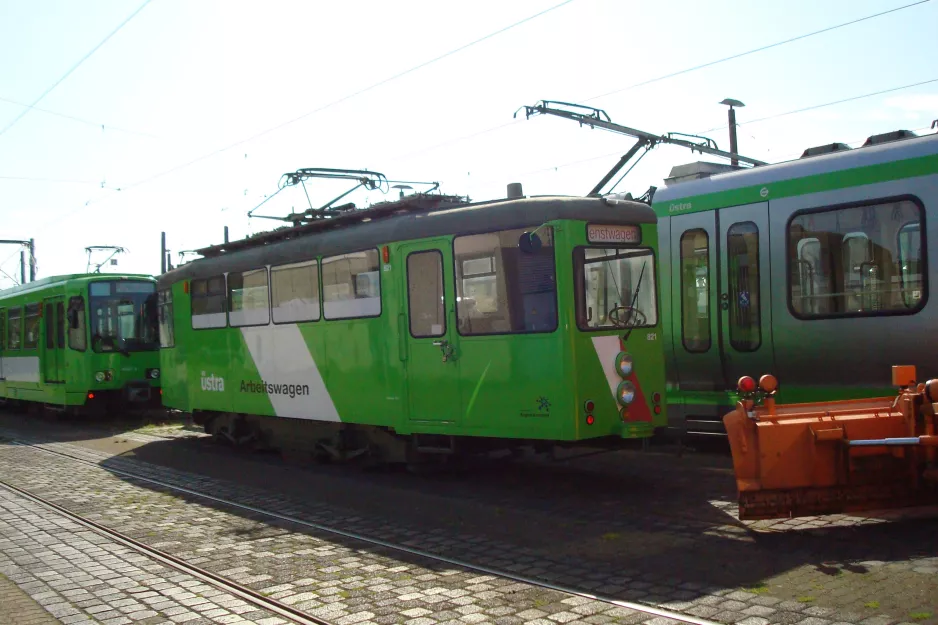 Hannover service vehicle 821 at the depot Döhren/Betriebshof (2014)