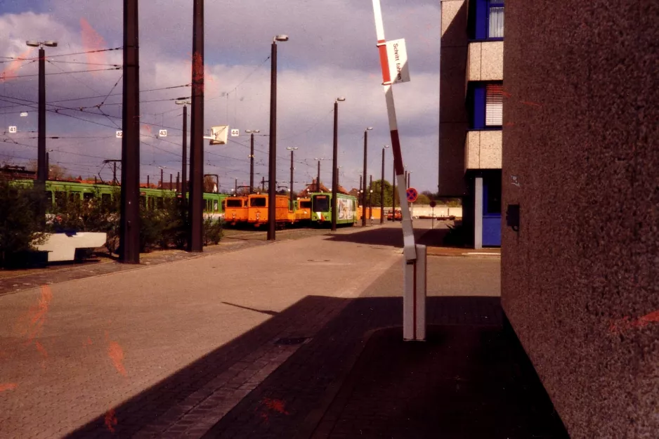 Hannover service vehicle at the depot Döhren/Betriebshof (1990)