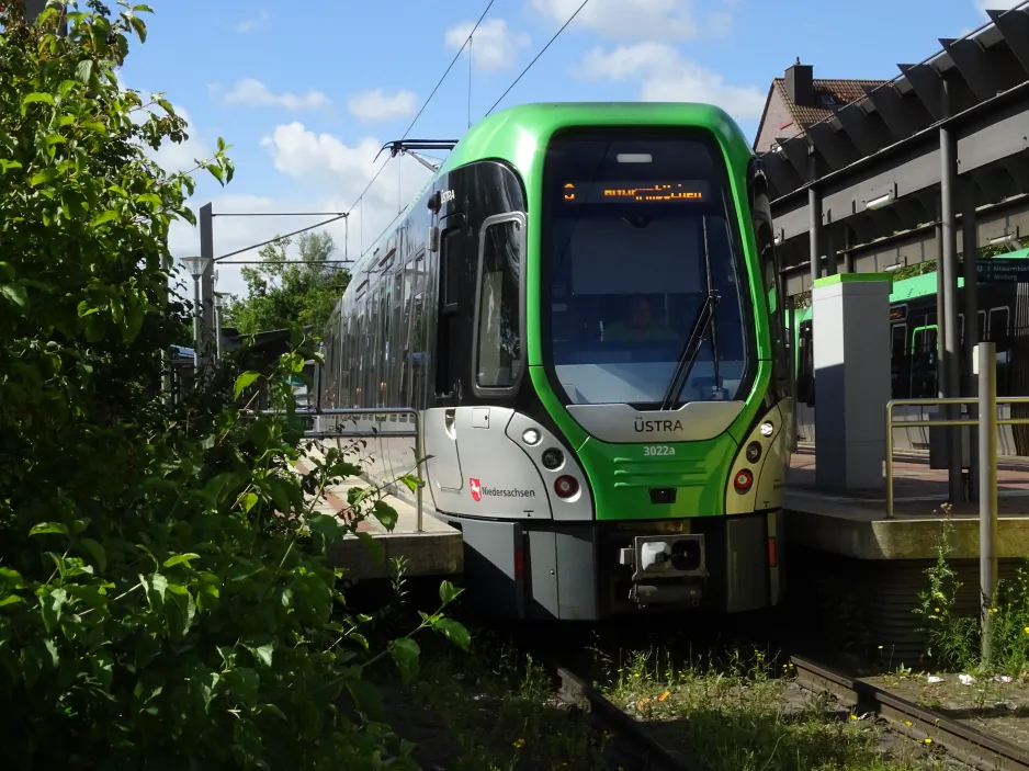 Hannover tram line 3 with articulated tram 3022 at Wettbergen (2024)