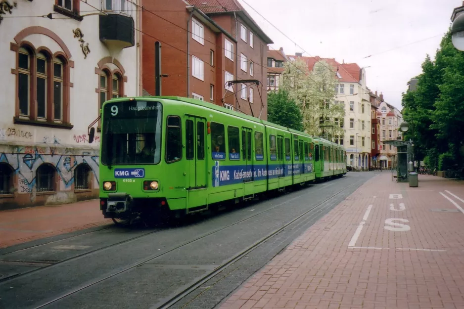 Hannover tram line 9 with articulated tram 6165 at Nieschlagsstraße (2006)