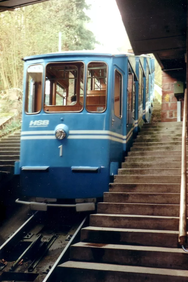 Heidelberg Bergbahn with railcar Bergbahn 1 at Schloss (1998)
