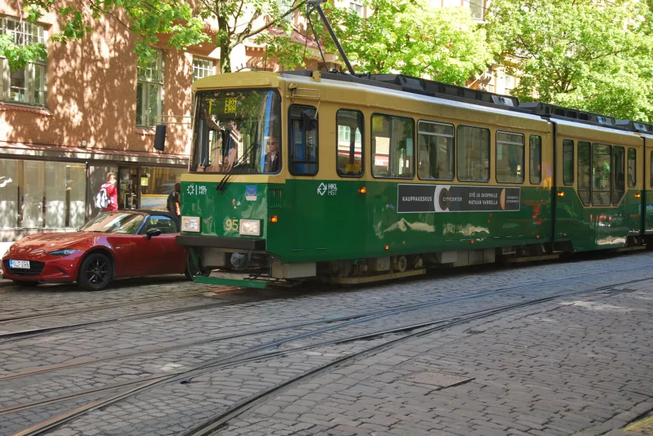 Helsinki extra line 1 with articulated tram 95 near Eiran sairaala (2019)