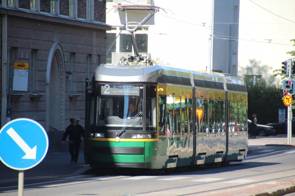 Helsinki tram line 2 with low-floor articulated tram 437 at Hanken/Arkadiankatu front view (2018)