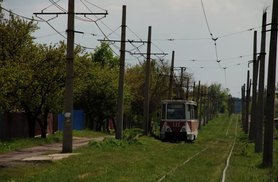 Horlivka tram line 1 with railcar 411 on Orlovska Ulitsa (2011)