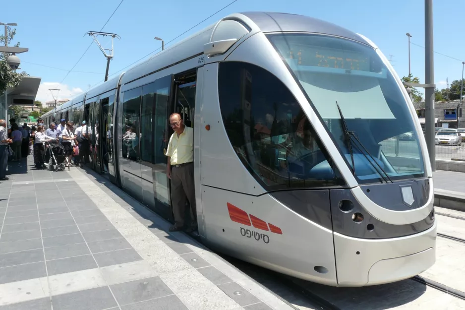 Jerusalem light rail line L1 with light rail car 026 at Damascus Gate (2012)