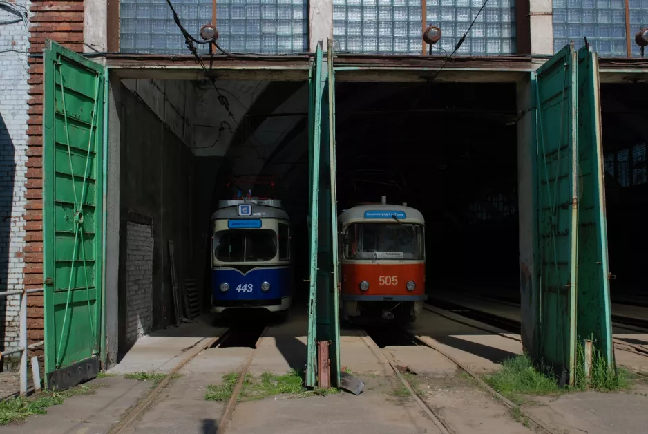 Kaliningrad articulated tram 443 in front of Tramvaynoye Depo (2012)