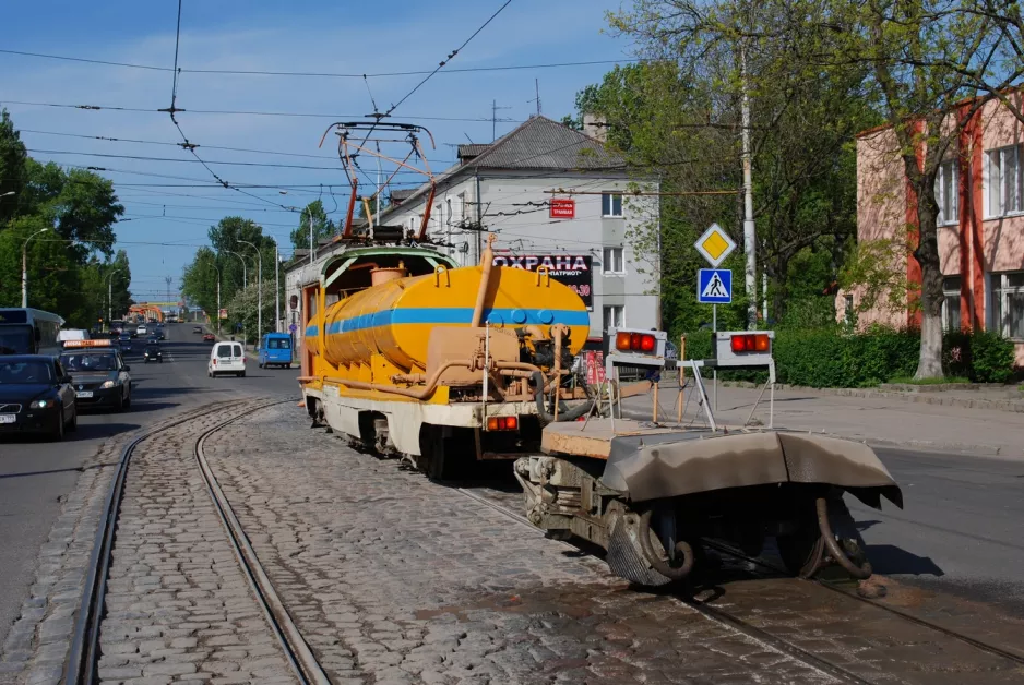 Kaliningrad service vehicle 012 on Ulitsa Kiyevskaya (2012)