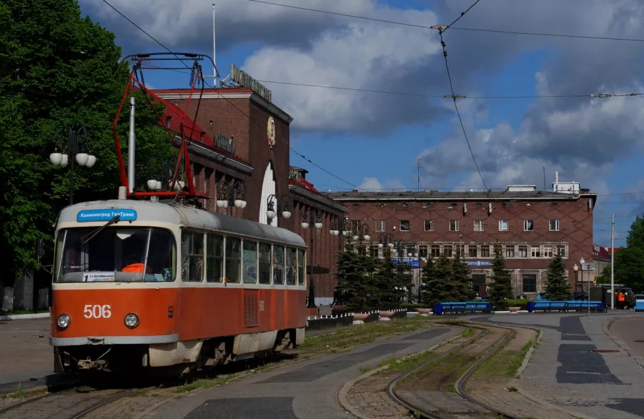 Kaliningrad tram line 1 with railcar 506 at Passazhirskij (2012)