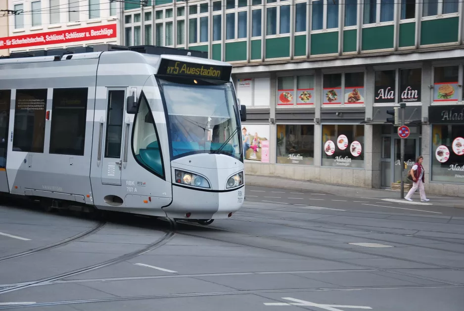 Kassel regional line RT5 with low-floor articulated tram 707 "Rapunzel" near Scheidemannplatz (2017)