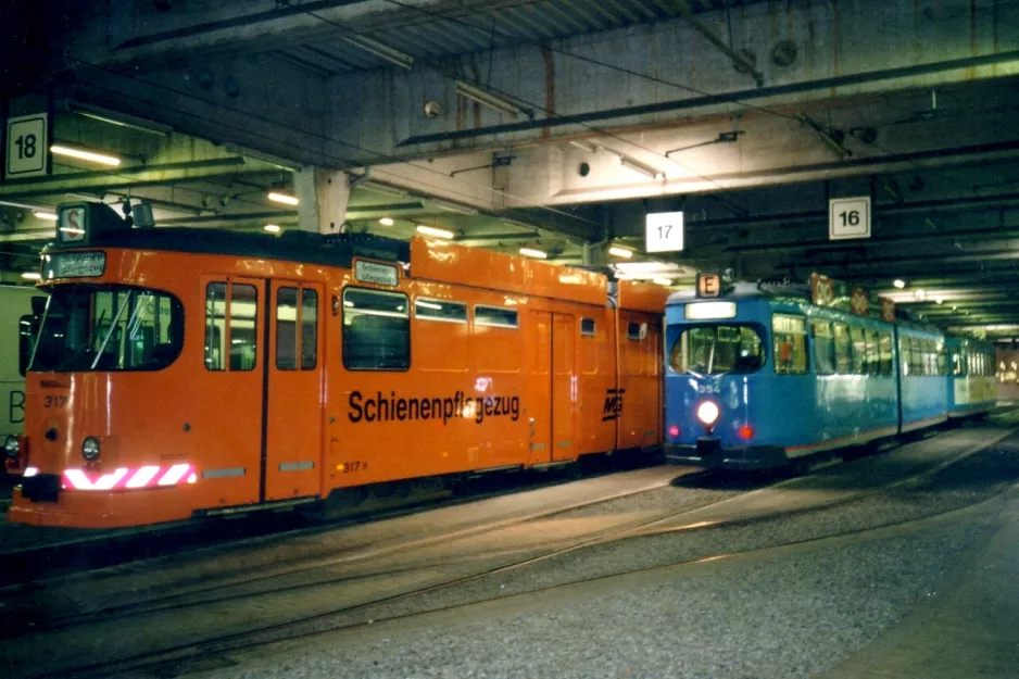Kassel service vehicle 317 inside the depot Betriebshof Wilhelmshöher Allee (2002)