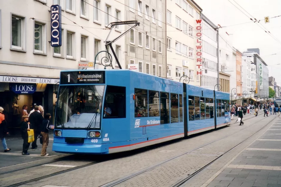 Kassel tram line 1 with low-floor articulated tram 469 at Rathaus/Fünffensterstraße (2003)