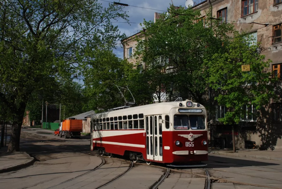 Kharkiv tourist line A with museum tram 055 in the intersection Hrekivs'ka Street/1. Yi Kinnoi Armii Street (2011)