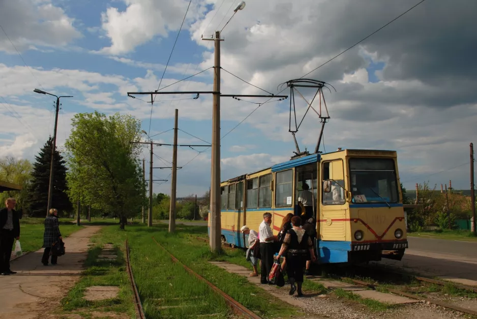 Kostiantynivka tram line 3 with railcar 007 near Konstantinovka (2011)
