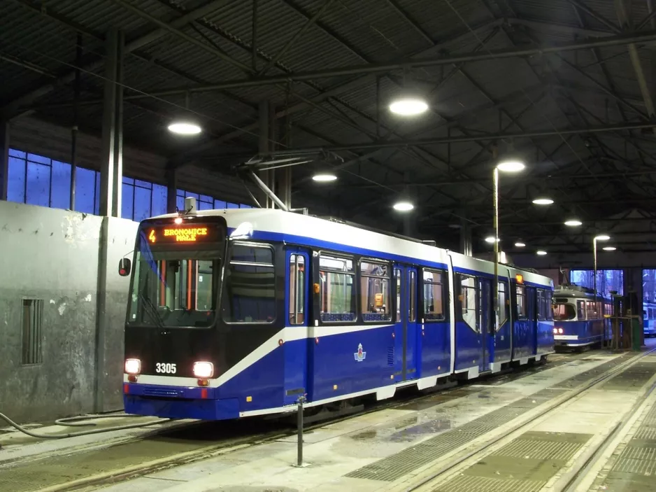 Kraków articulated tram 3305 inside Nowa Huta (2008)