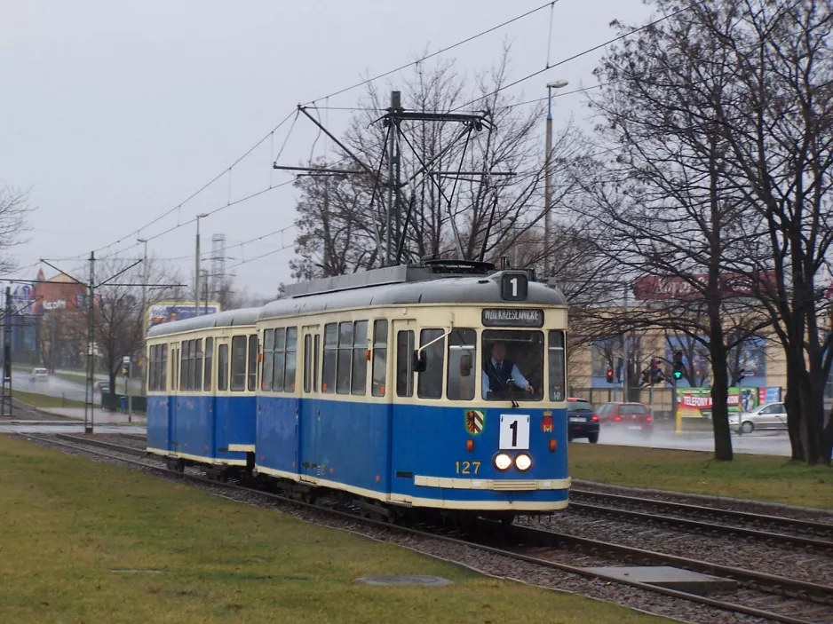 Kraków tram line 1 with railcar 127 at Ogród Doświadczeń (2008)