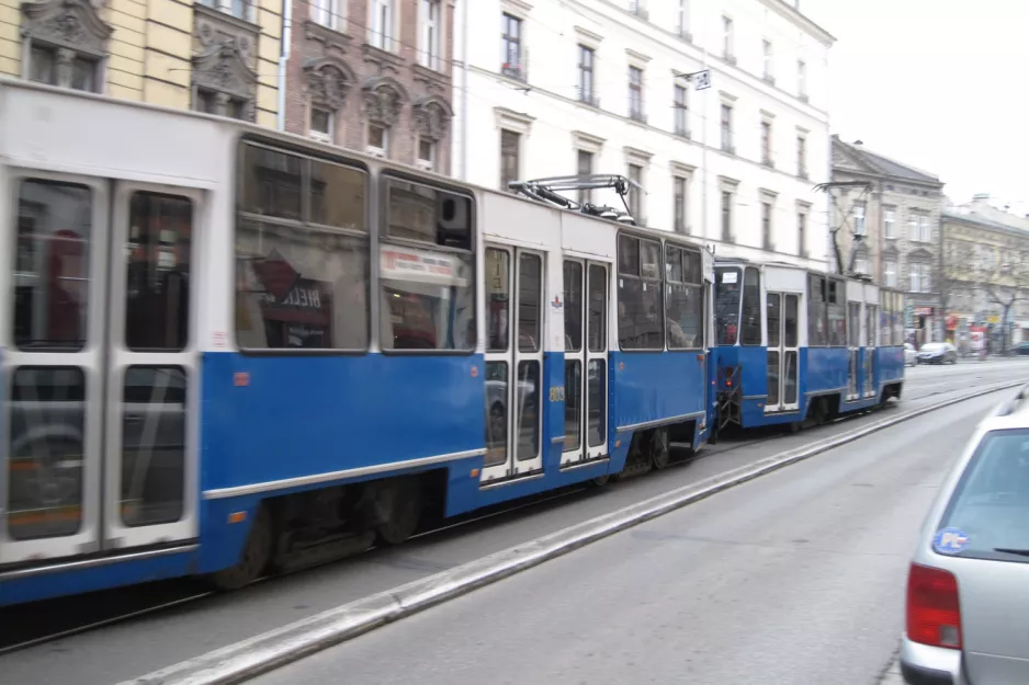 Kraków tram line 10 with railcar 803 on Stradomska (2011)