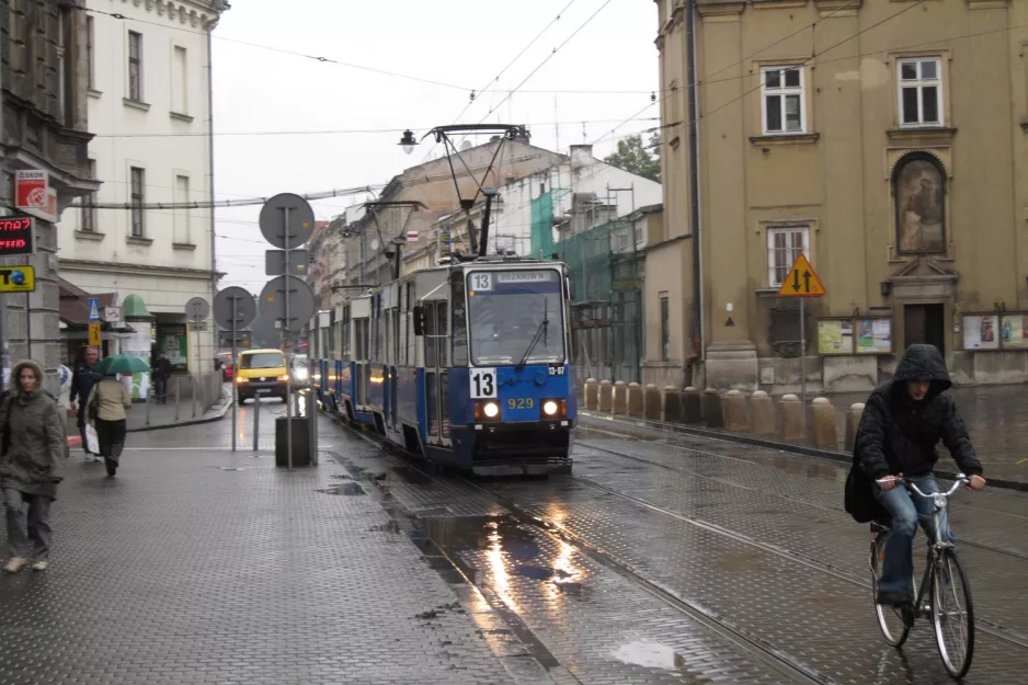 Kraków tram line 13 with railcar 929 near Plac Wolnica (2011)